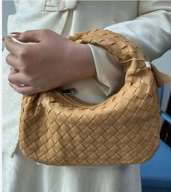 Helmine | Stilvolle Hobo Tasche Schwarz aus Leder-5