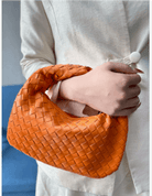 Helmine | Stilvolle Hobo Tasche Schwarz aus Leder-1