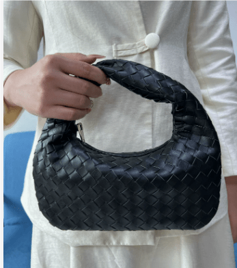 Variant image for Helmine | Stilvolle Hobo Tasche Schwarz aus Leder-4
