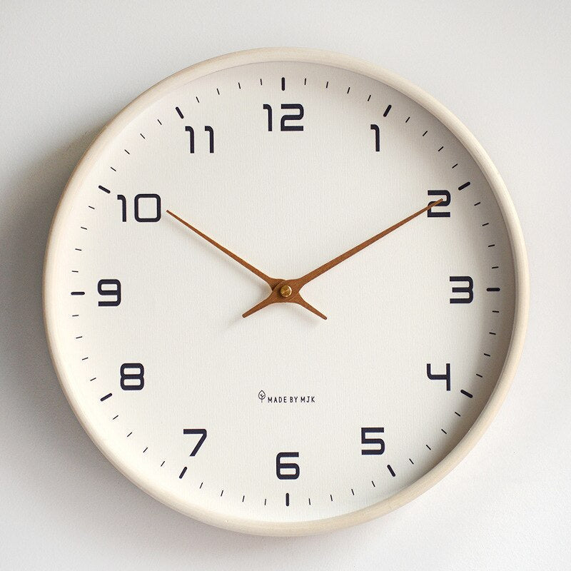 Moderne Wanduhr aus Holz - Stilvoller Hingucker 4